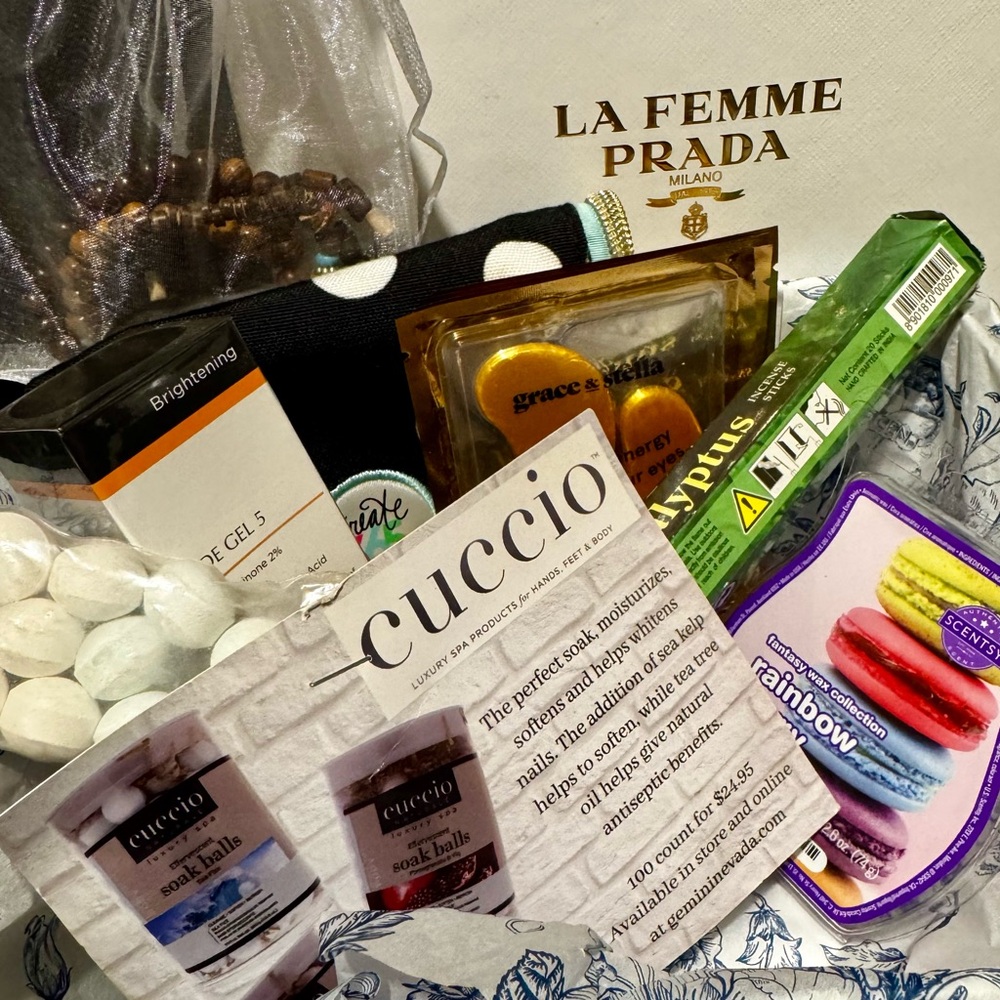NWT M.A.D Skincare, Scentsy, Jewelry, Stickers +++Much More
